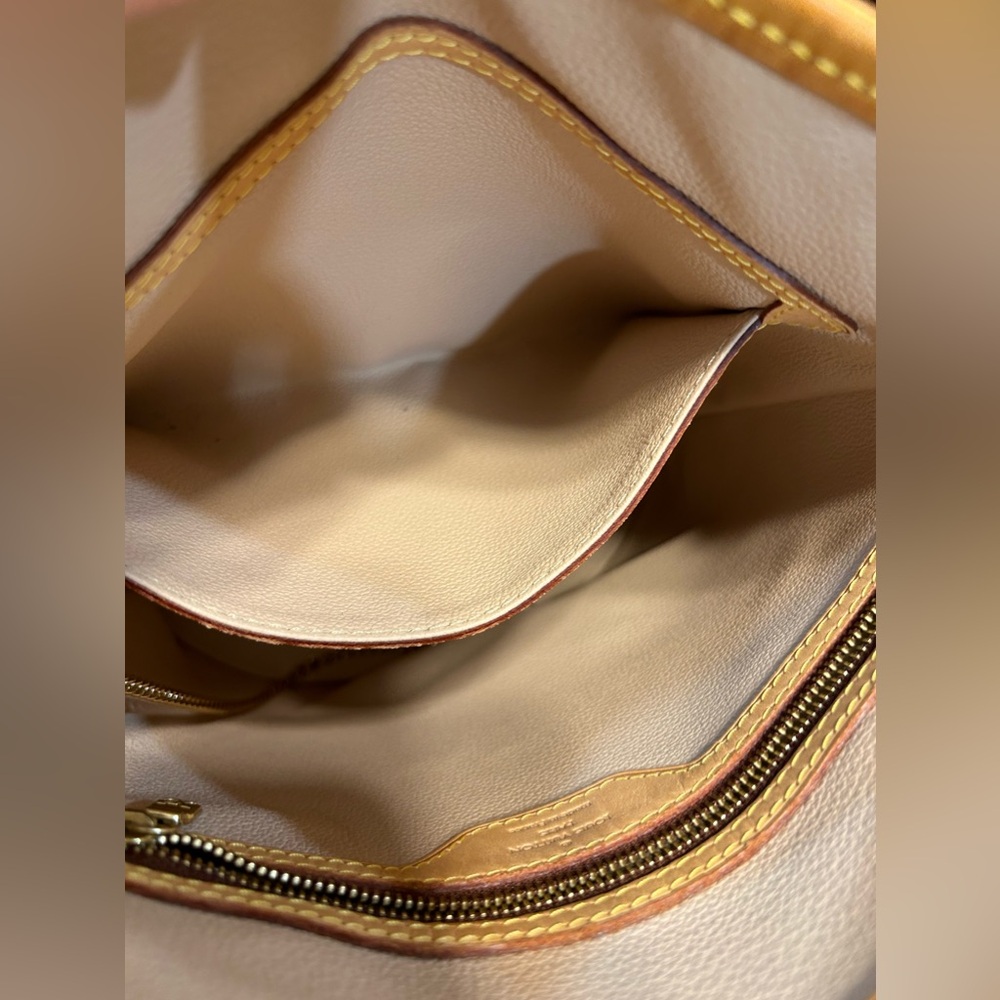 Louis Vuitton Monogram Petit Bucket 23 - Picture 16 of 16